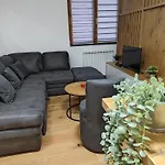Dvosjed Τζαχορίνα