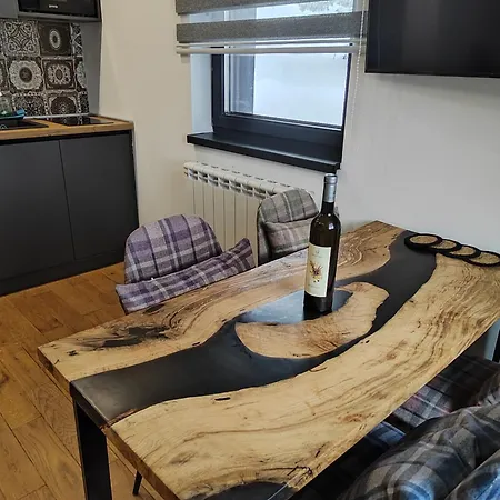 Dvosjed アパート